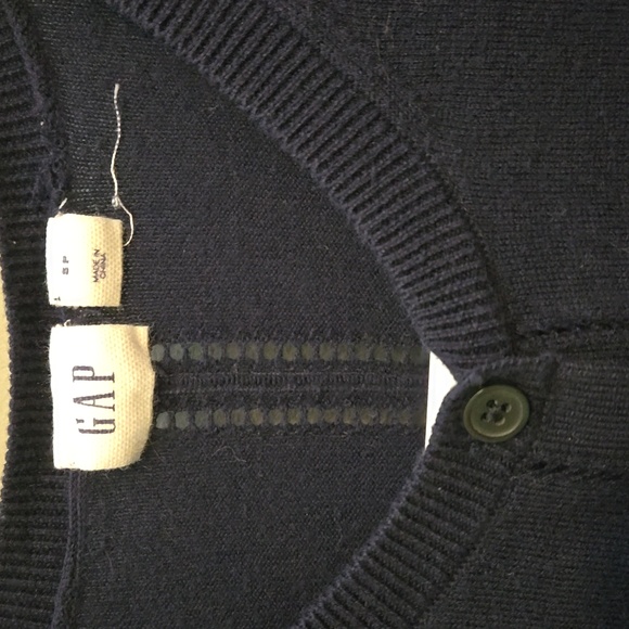 GAP Cardigan - Picture 3 of 5